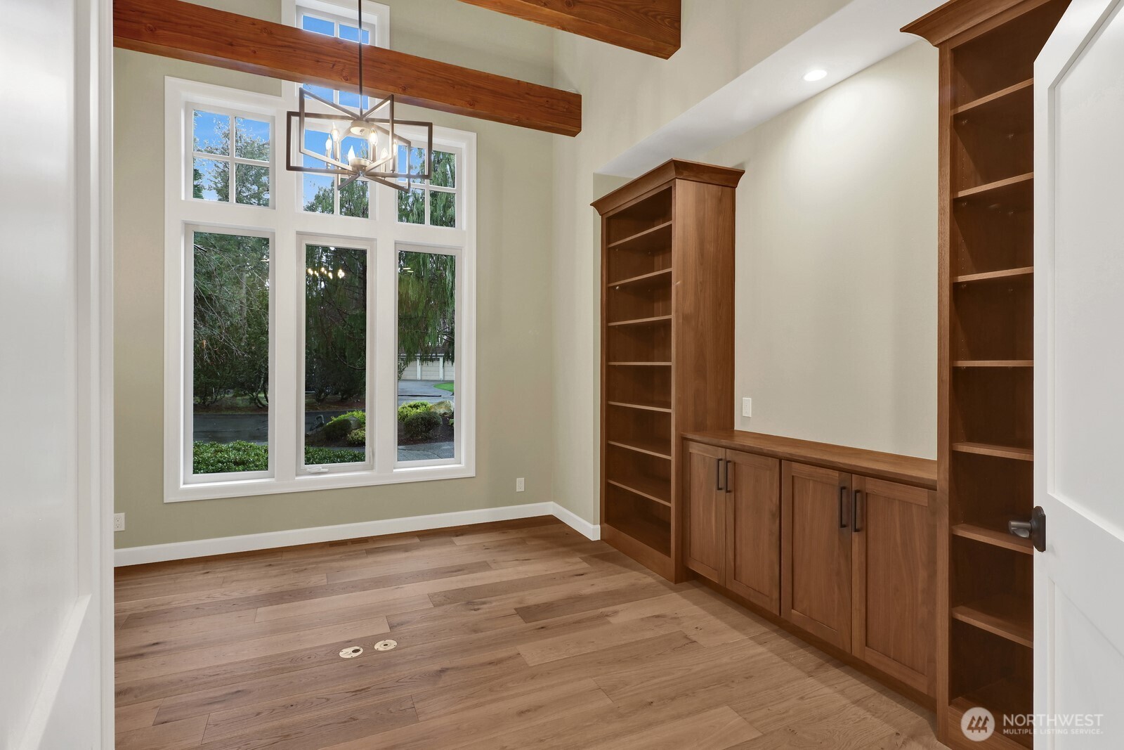 8784 Goshawk Road , Blaine, WA 98230