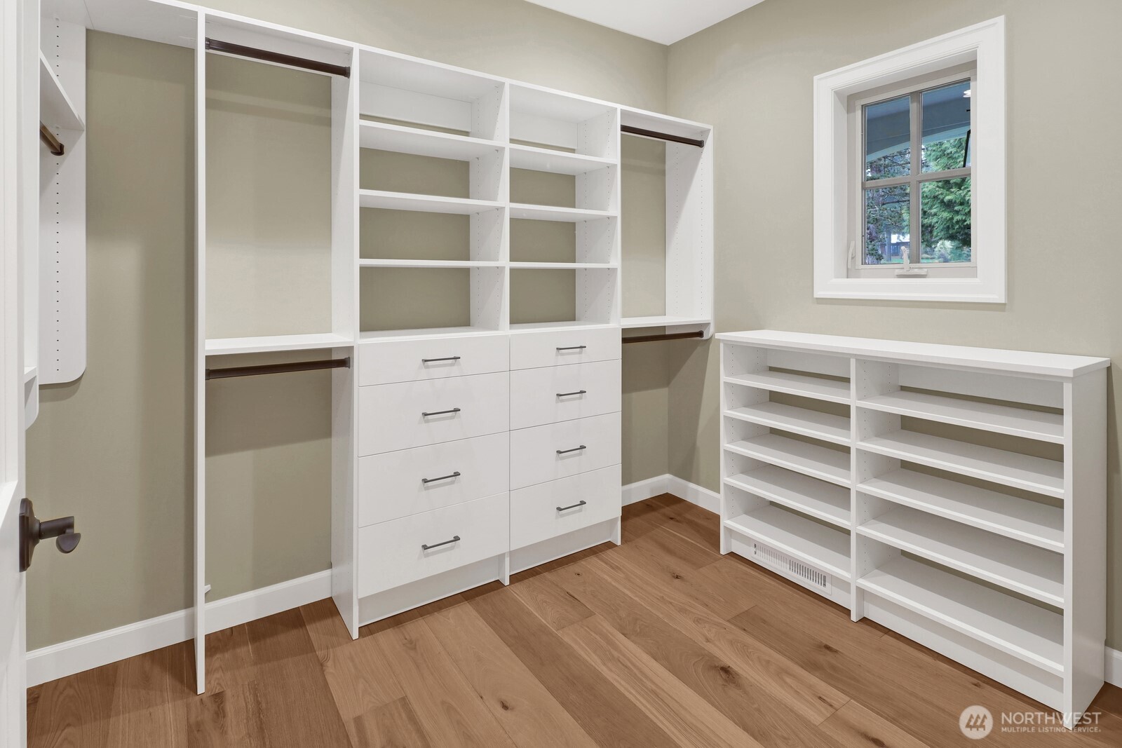 8784 Goshawk Road , Blaine, WA 98230