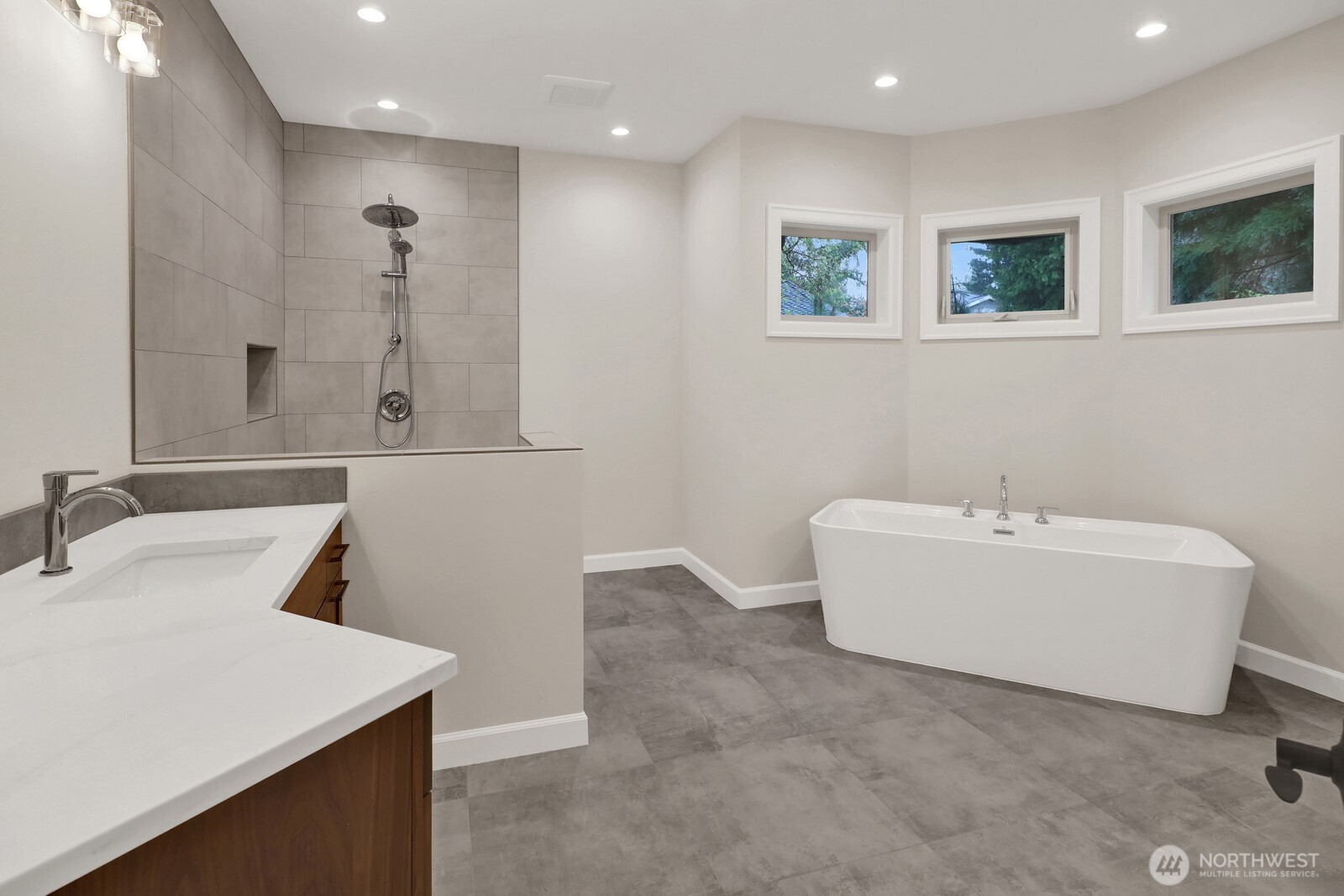 8784 Goshawk Road , Blaine, WA 98230