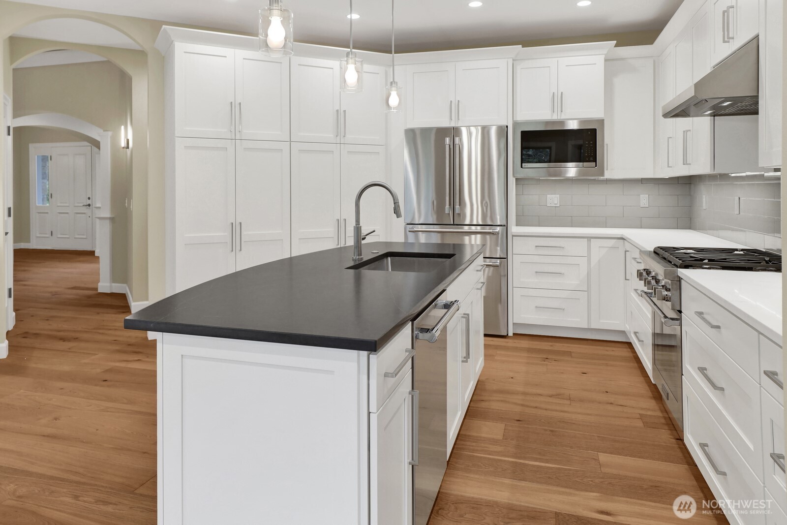 8784 Goshawk Road , Blaine, WA 98230