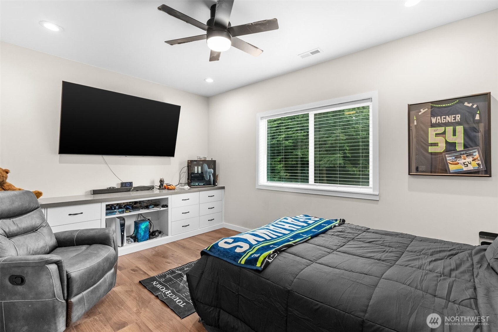 12915 Hallstrom Drive NW, Gig Harbor, WA 98332