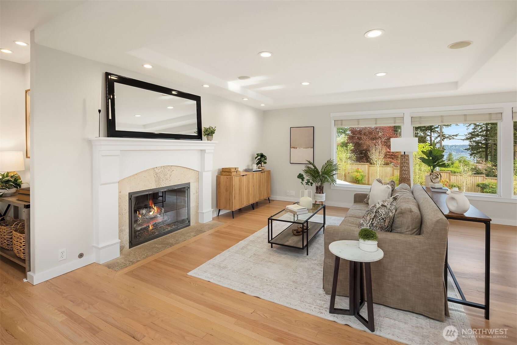 9359 Sunset Way , Bellevue, WA 98004