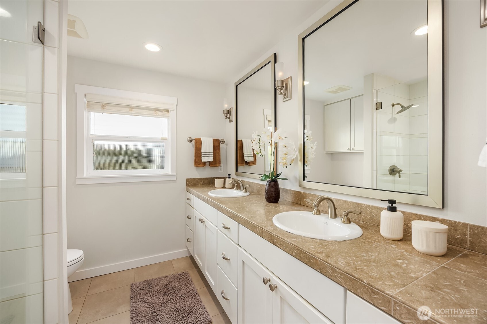 9359 Sunset Way , Bellevue, WA 98004