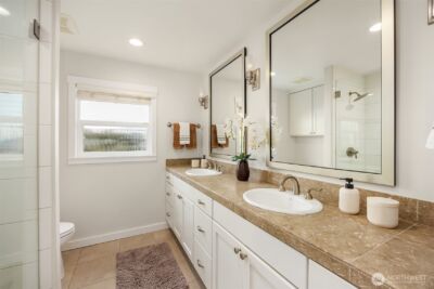 9359 Sunset Way , Bellevue, WA 98004 - Photo 19