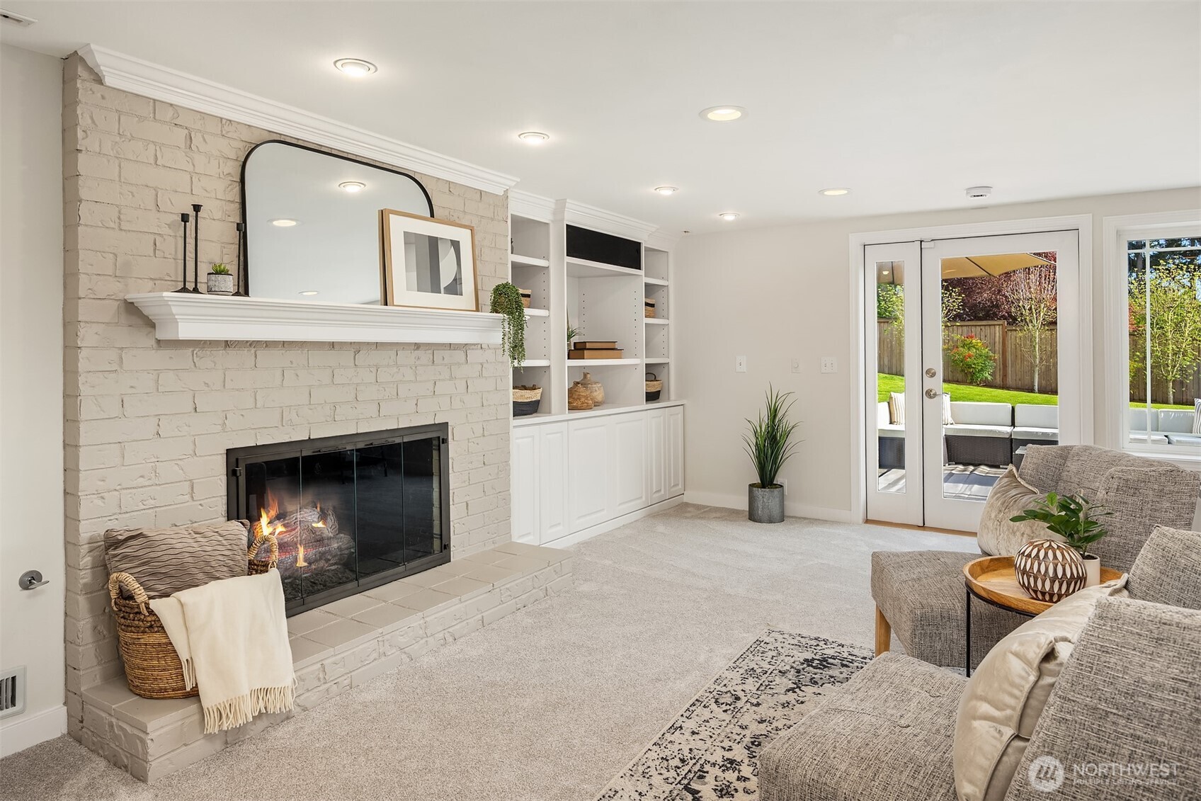 9359 Sunset Way , Bellevue, WA 98004