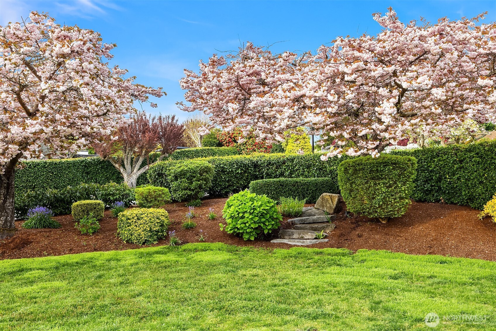 9359 Sunset Way , Bellevue, WA 98004