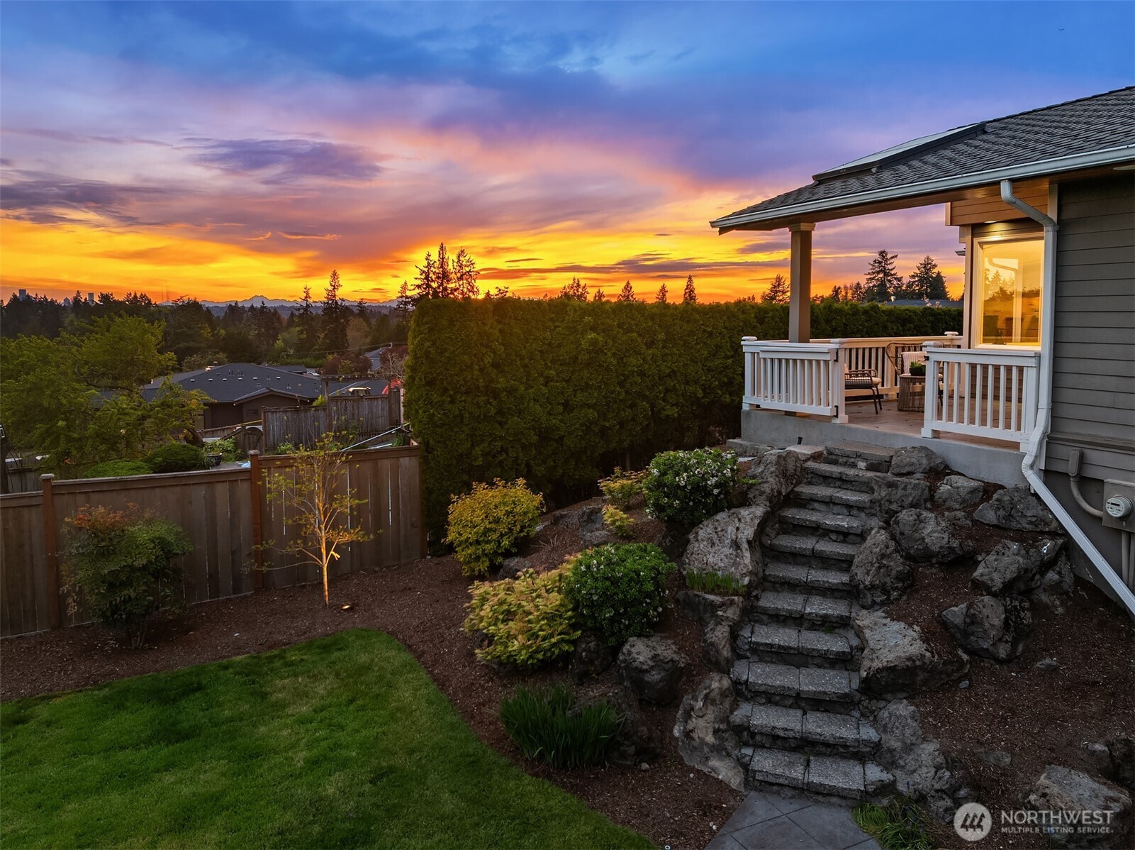 9359 Sunset Way , Bellevue, WA 98004
