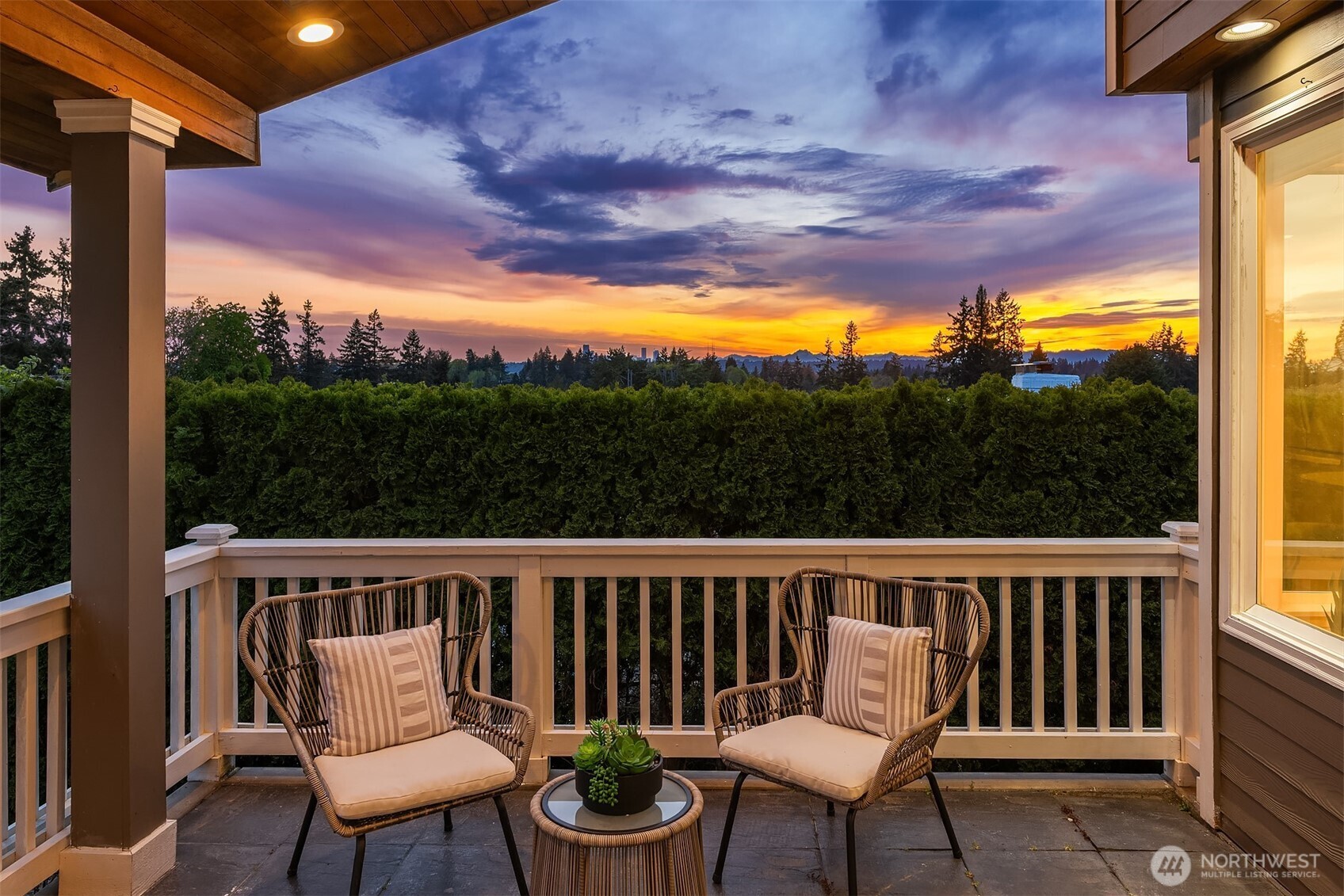 9359 Sunset Way , Bellevue, WA 98004