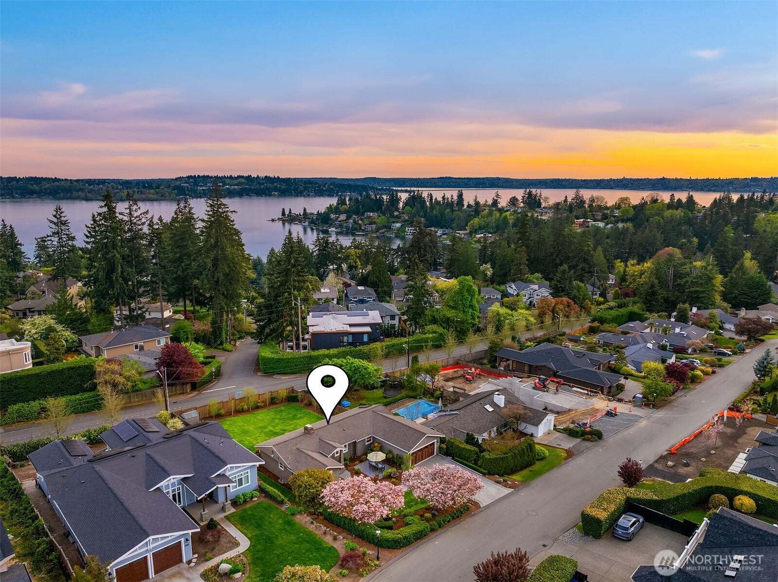 9359 Sunset Way , Bellevue, WA 98004