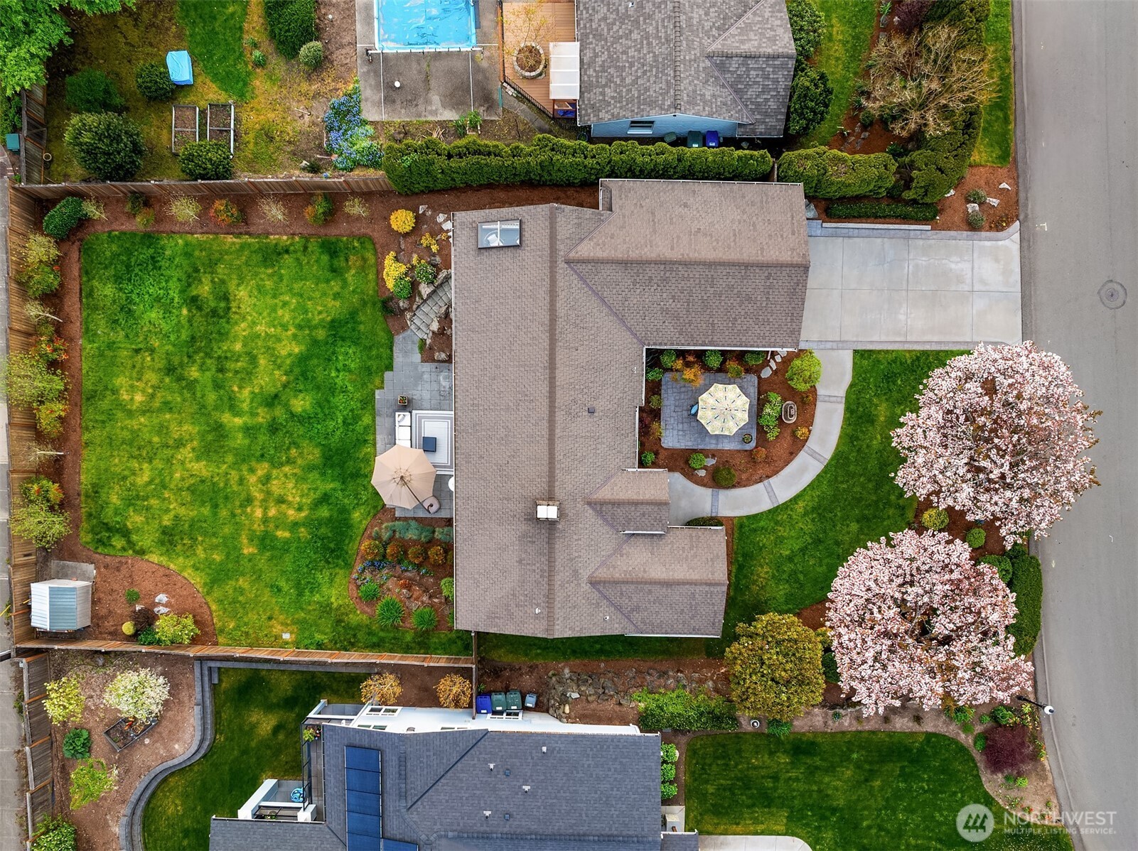 9359 Sunset Way , Bellevue, WA 98004