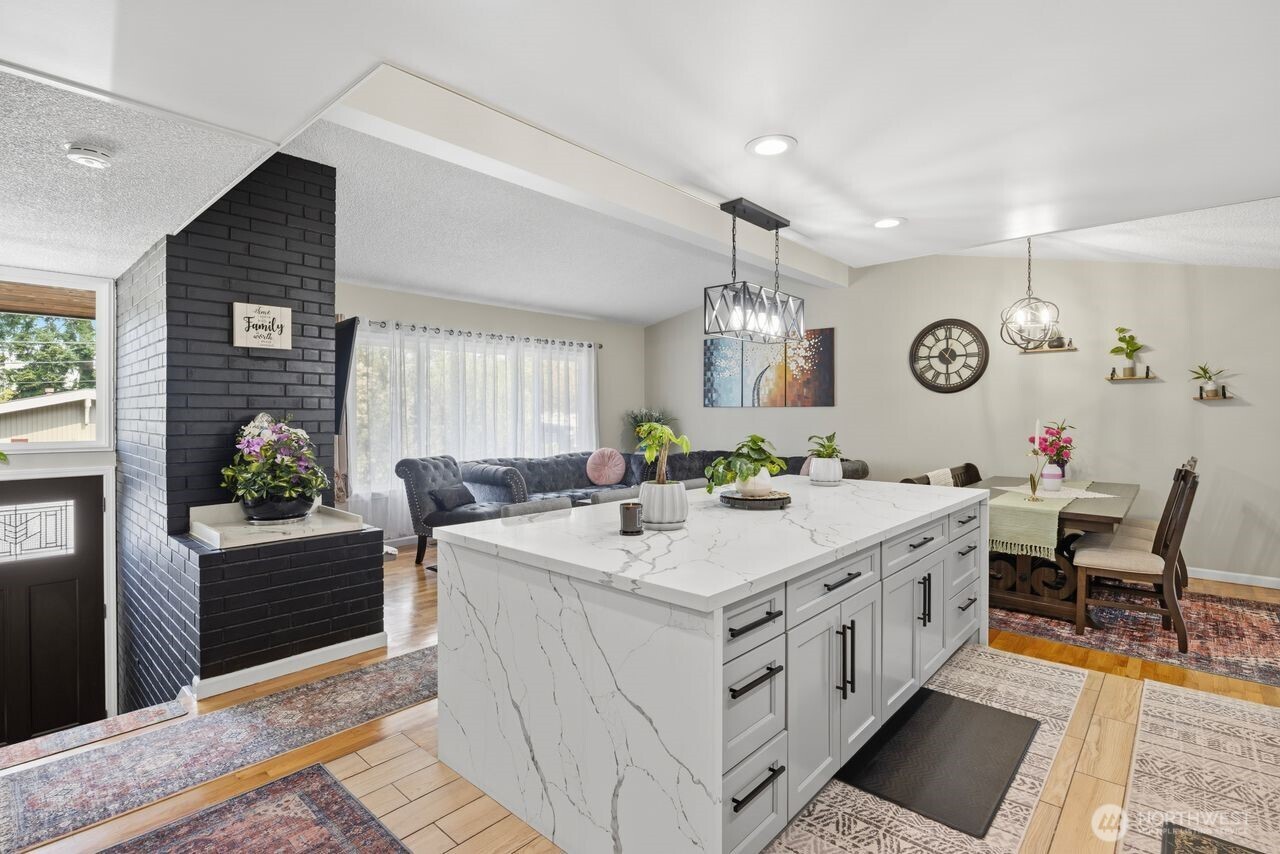 2127 N 149 Lane #1, Shoreline, WA 98133