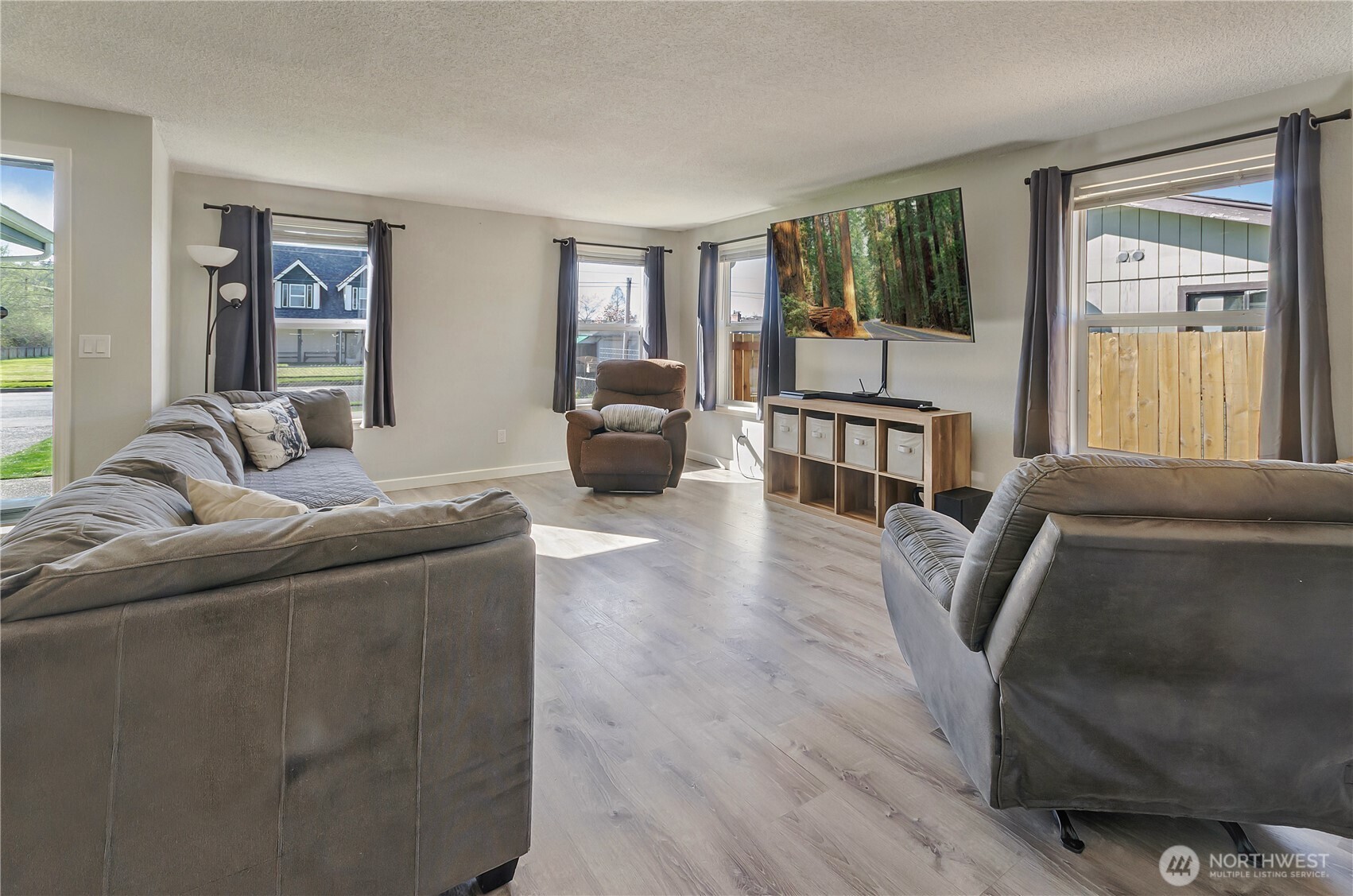 933 13th Street SW, Puyallup, WA 98371