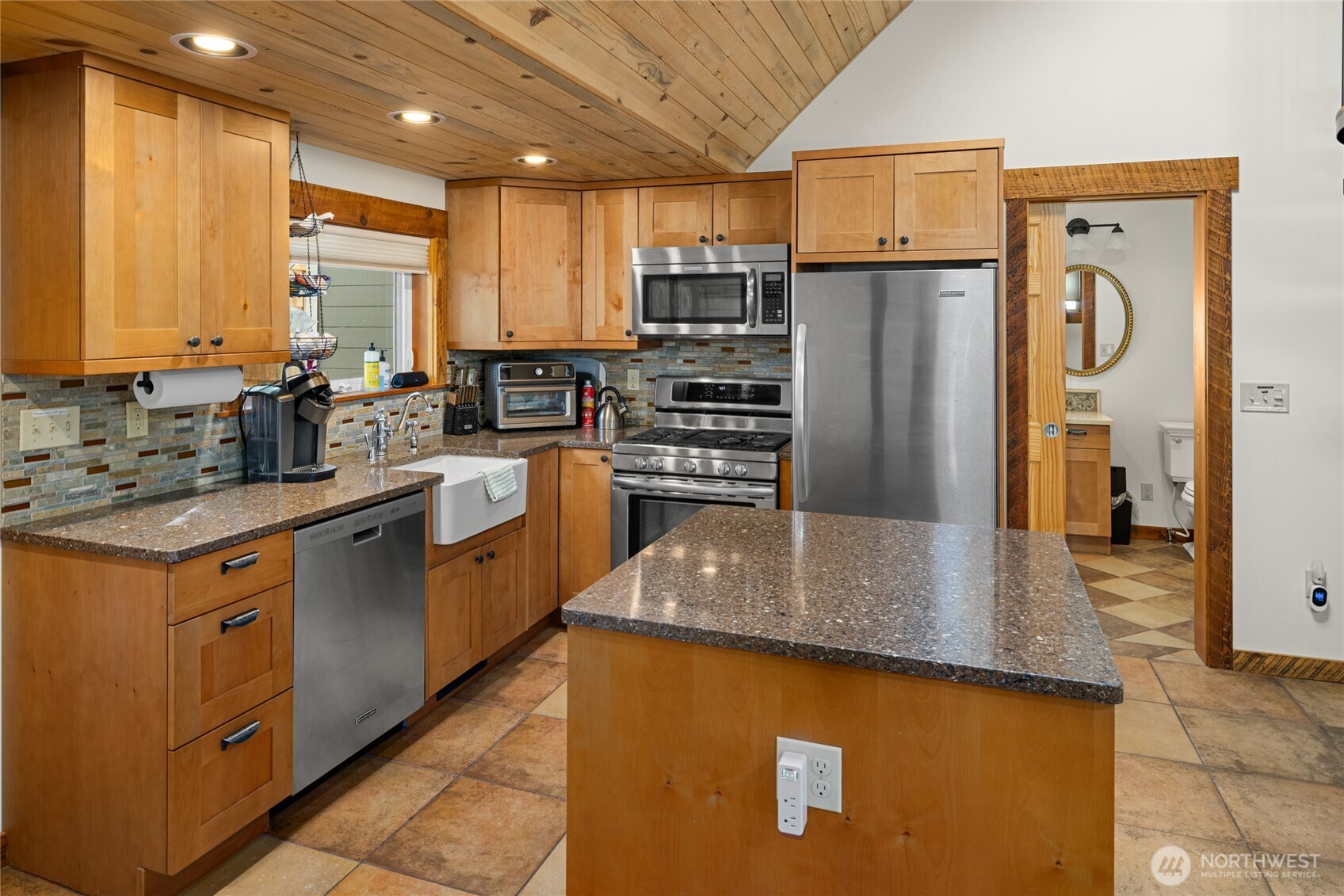 132 4th Street , Roslyn, WA 98941