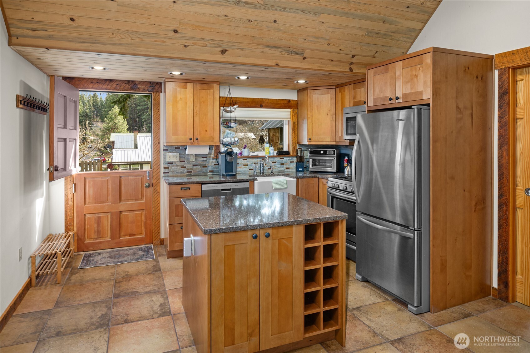 132 4th Street , Roslyn, WA 98941