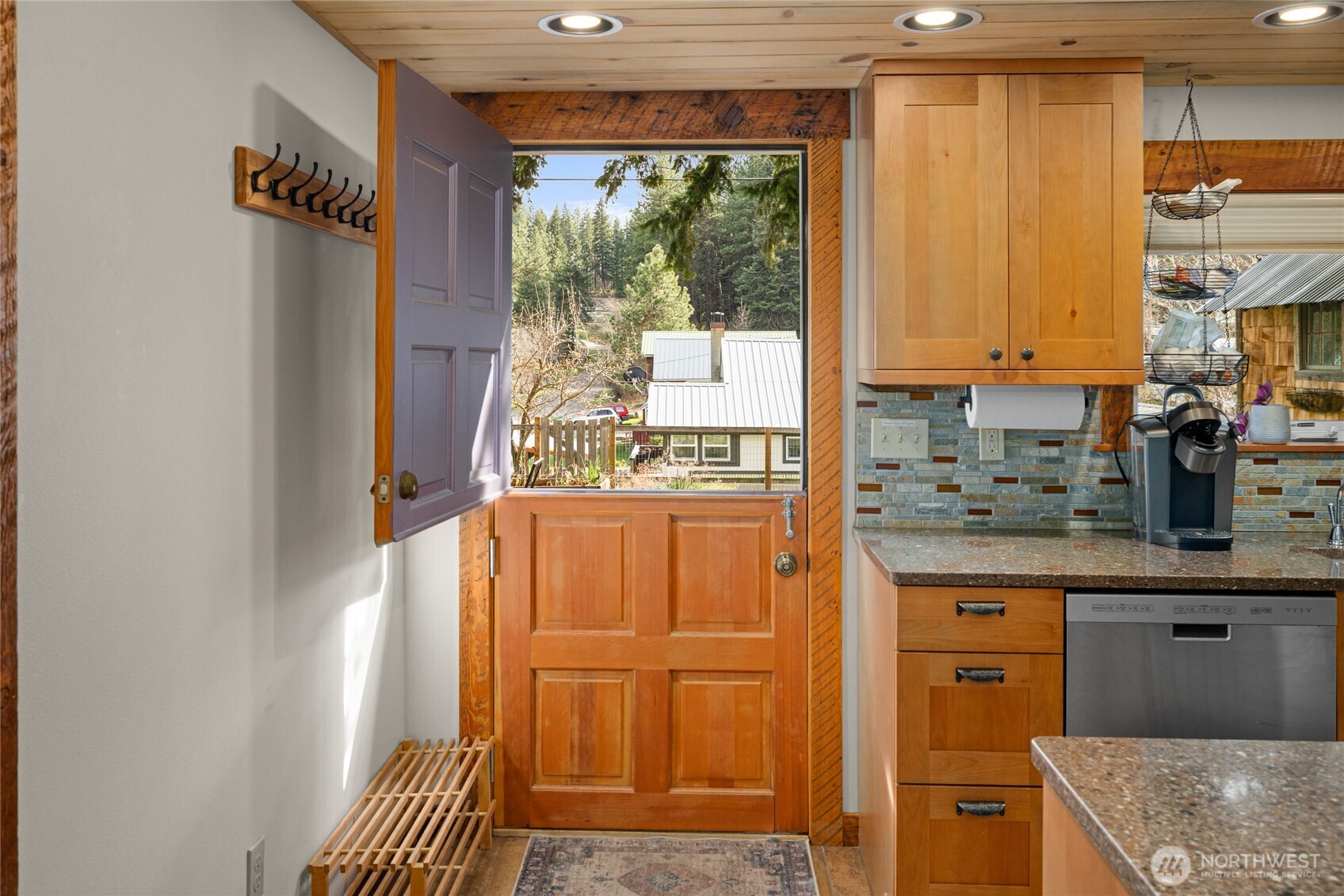 132 4th Street , Roslyn, WA 98941