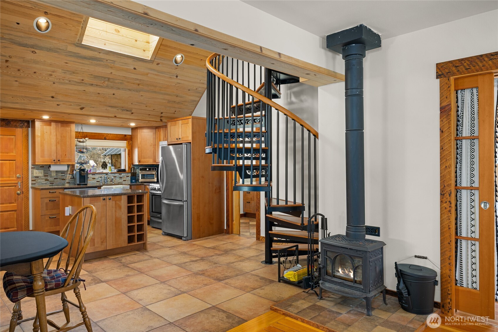 132 4th Street , Roslyn, WA 98941