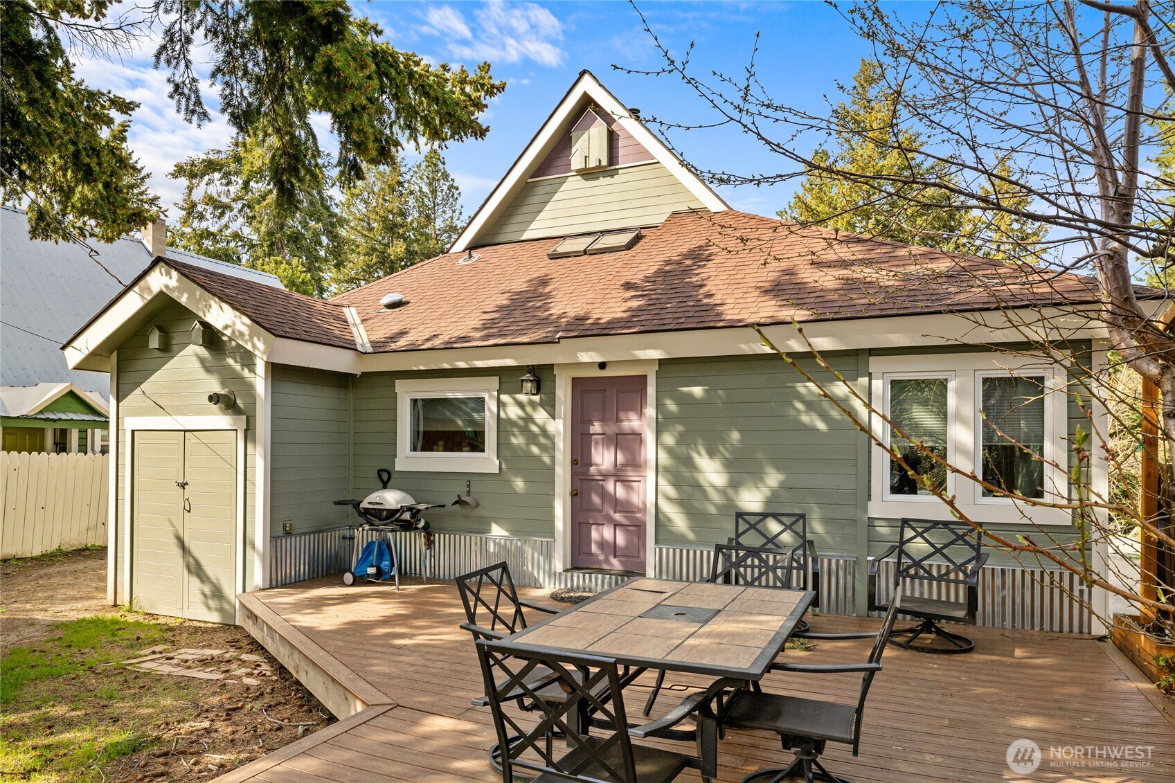 132 4th Street , Roslyn, WA 98941