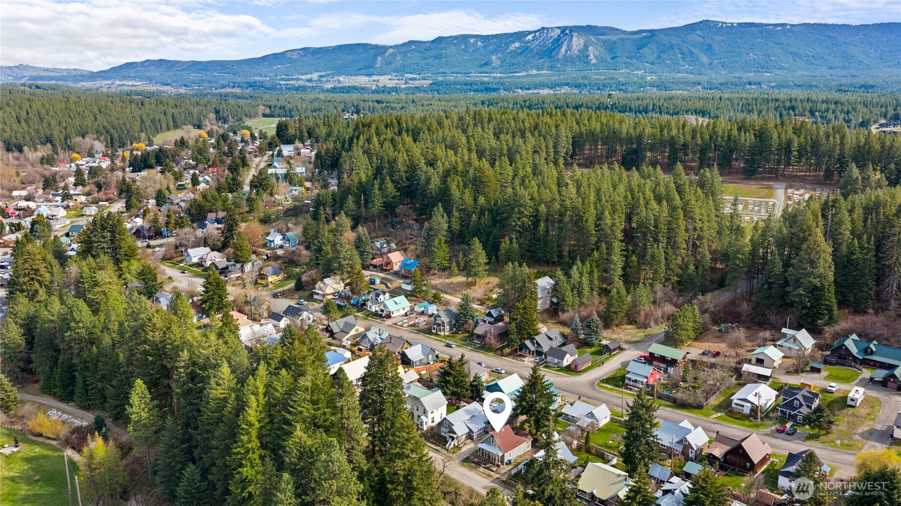 132 4th Street , Roslyn, WA 98941