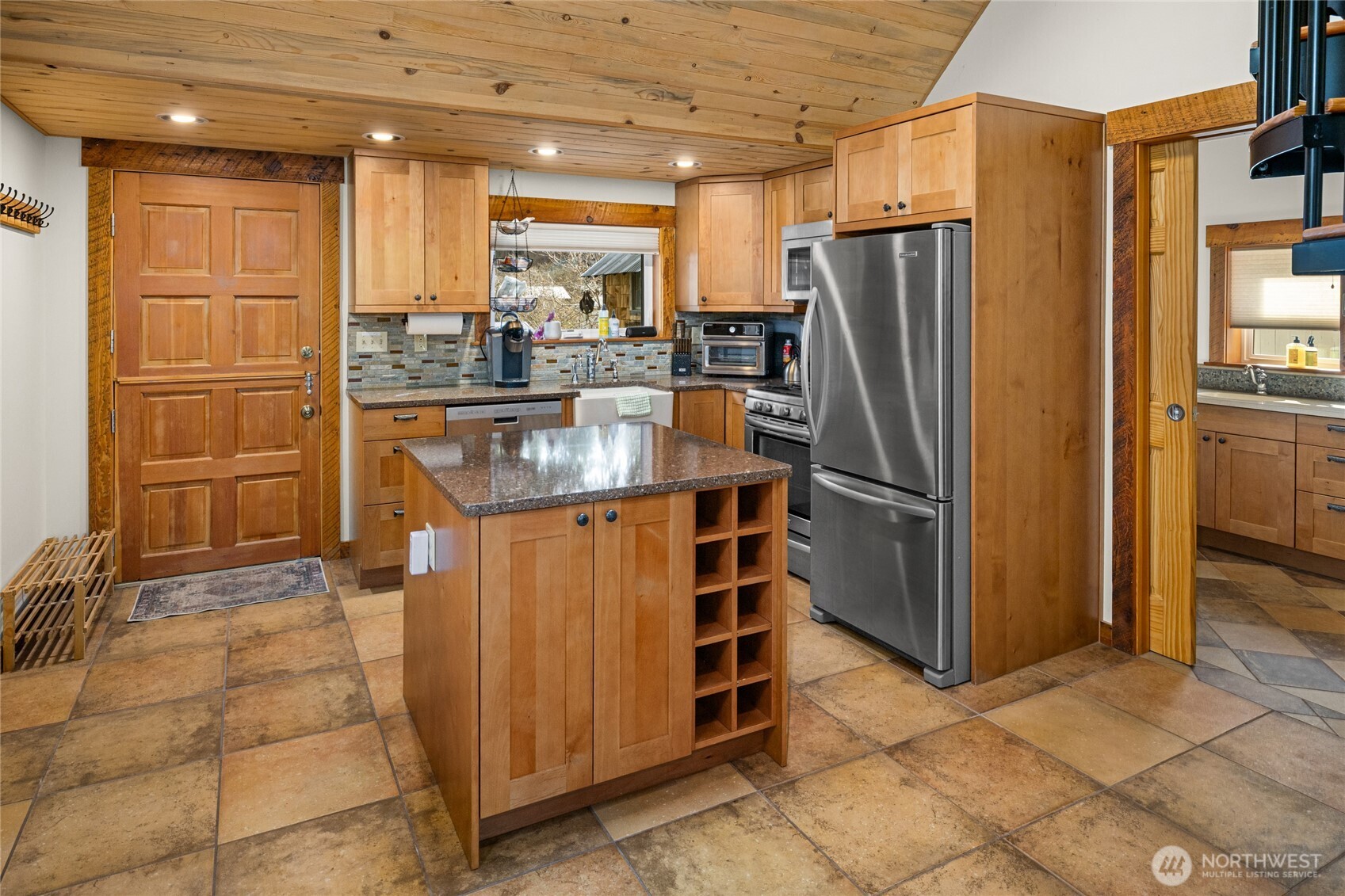 132 4th Street , Roslyn, WA 98941