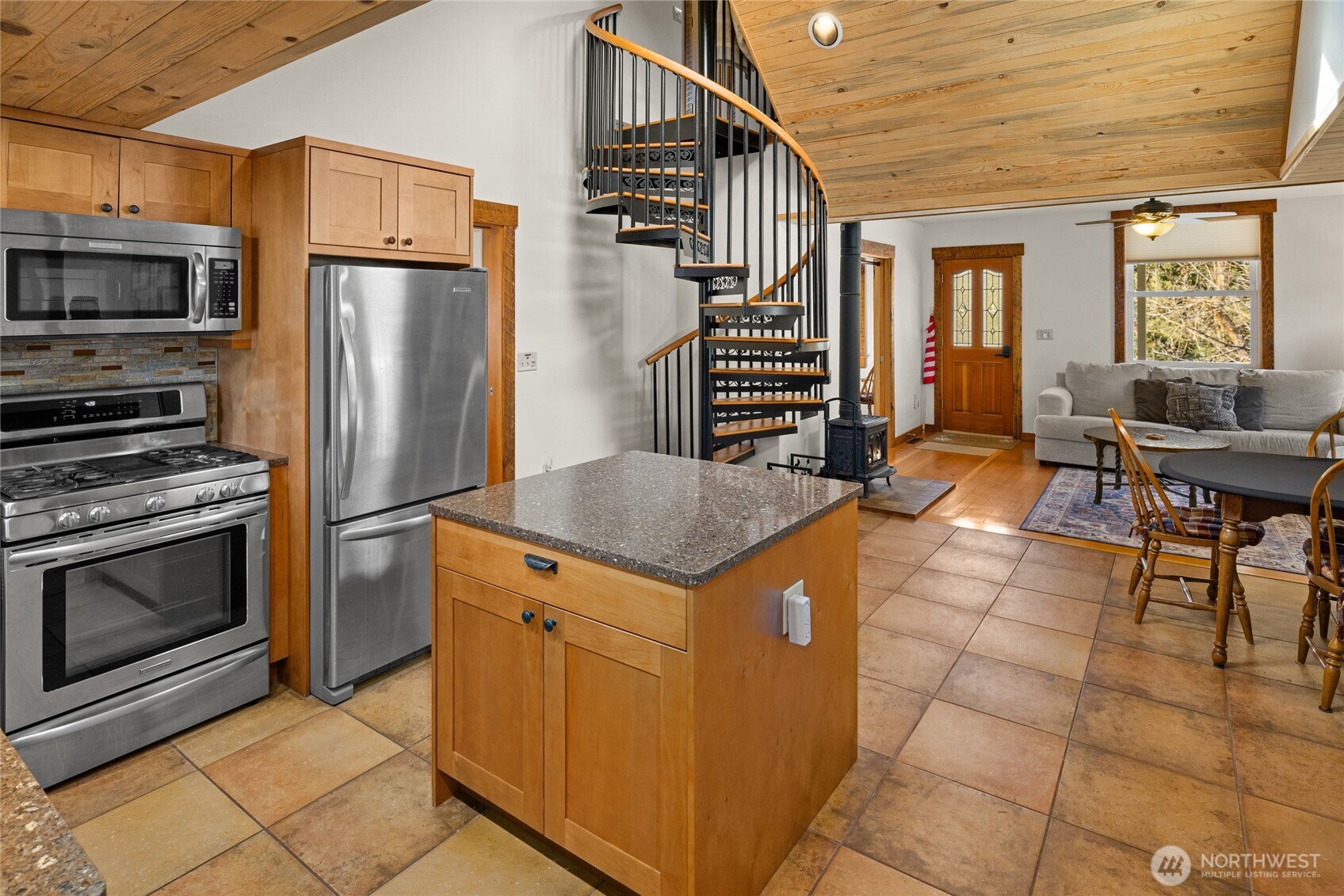 132 4th Street , Roslyn, WA 98941