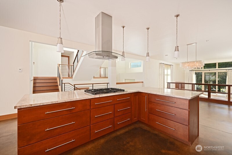 10644 Bartlett Avenue NE, Seattle, WA 98125