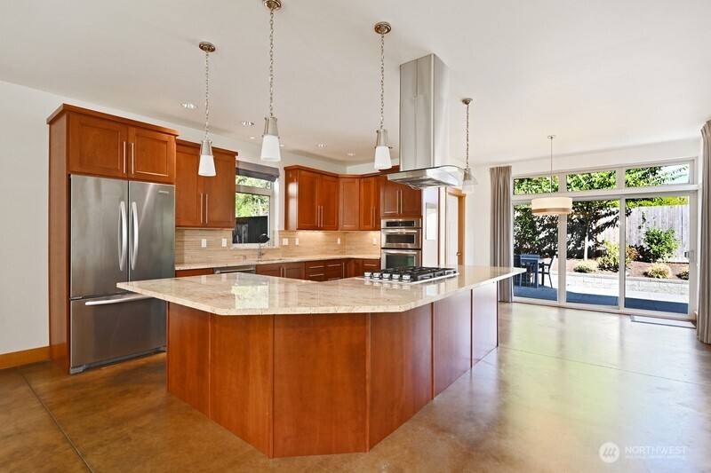 10644 Bartlett Avenue NE, Seattle, WA 98125