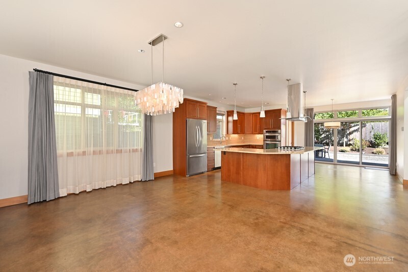 10644 Bartlett Avenue NE, Seattle, WA 98125