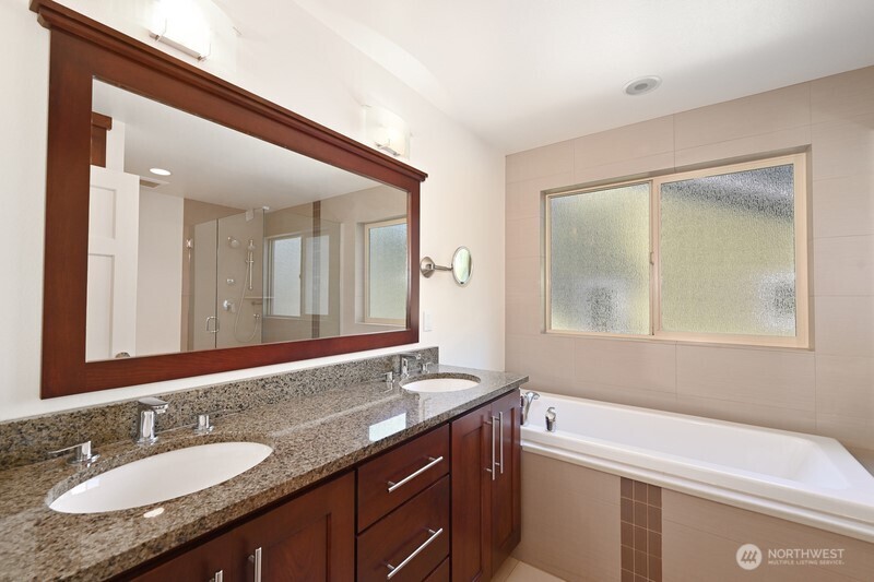 10644 Bartlett Avenue NE, Seattle, WA 98125