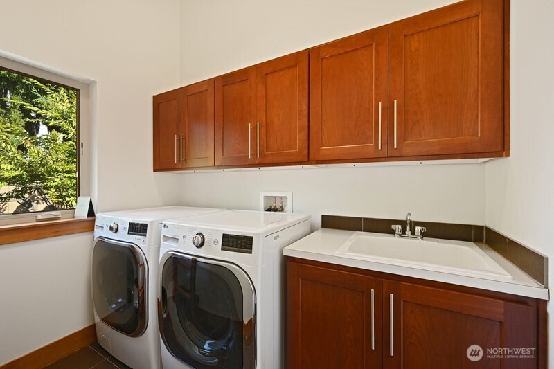 10644 Bartlett Avenue NE, Seattle, WA 98125