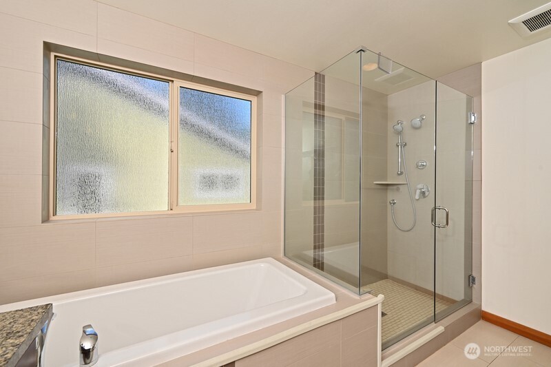 10644 Bartlett Avenue NE, Seattle, WA 98125