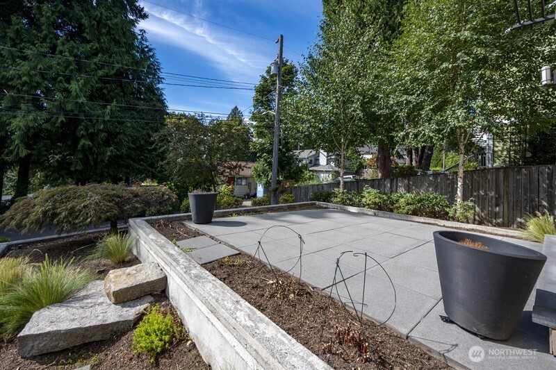 10644 Bartlett Avenue NE, Seattle, WA 98125