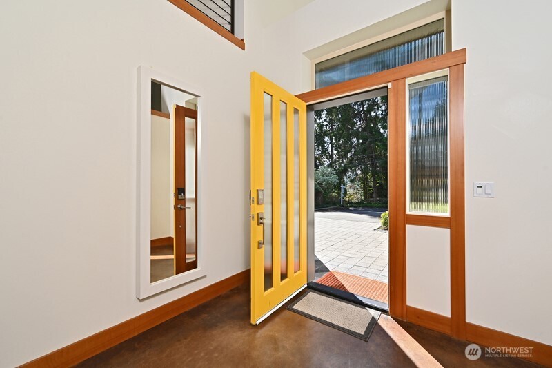 10644 Bartlett Avenue NE, Seattle, WA 98125