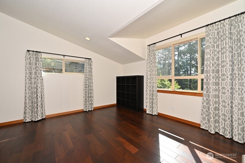 10644 Bartlett Avenue NE, Seattle, WA 98125