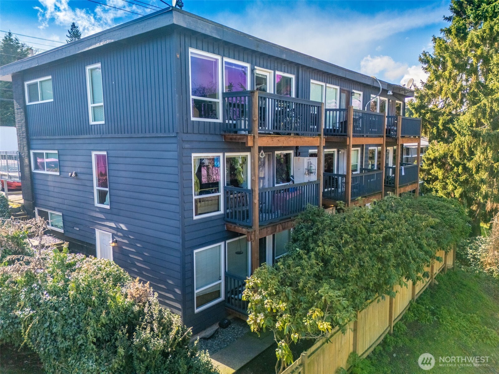 840 W Nickerson Street , Seattle, WA 98119