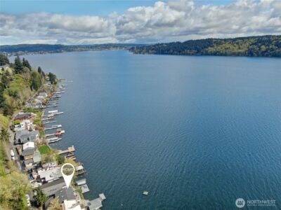 12570 Riviera Place NE, Seattle, WA 98125 - Photo 2