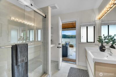 12570 Riviera Place NE, Seattle, WA 98125 - Photo 32