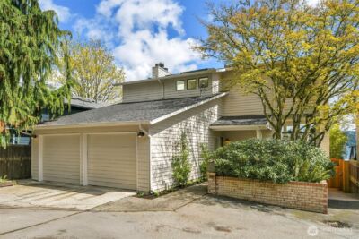 12570 Riviera Place NE, Seattle, WA 98125 - Photo 3