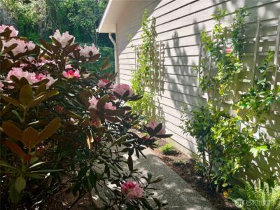 12570 Riviera Place NE, Seattle, WA 98125 - Photo 5