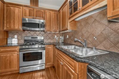 1020 1st Street #304, Snohomish, WA 98290 - Photo 7
