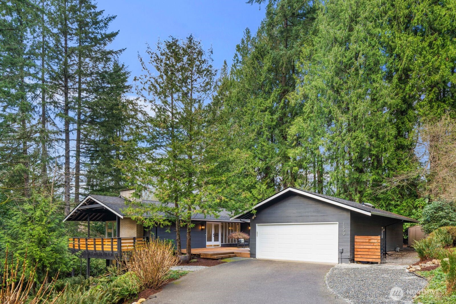 1520 Sycamore Drive SE, Issaquah, WA 98027