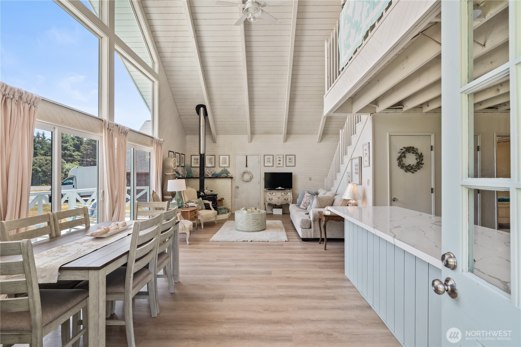 195 Ocean Shores Boulevard SW, Ocean Shores, WA 98569