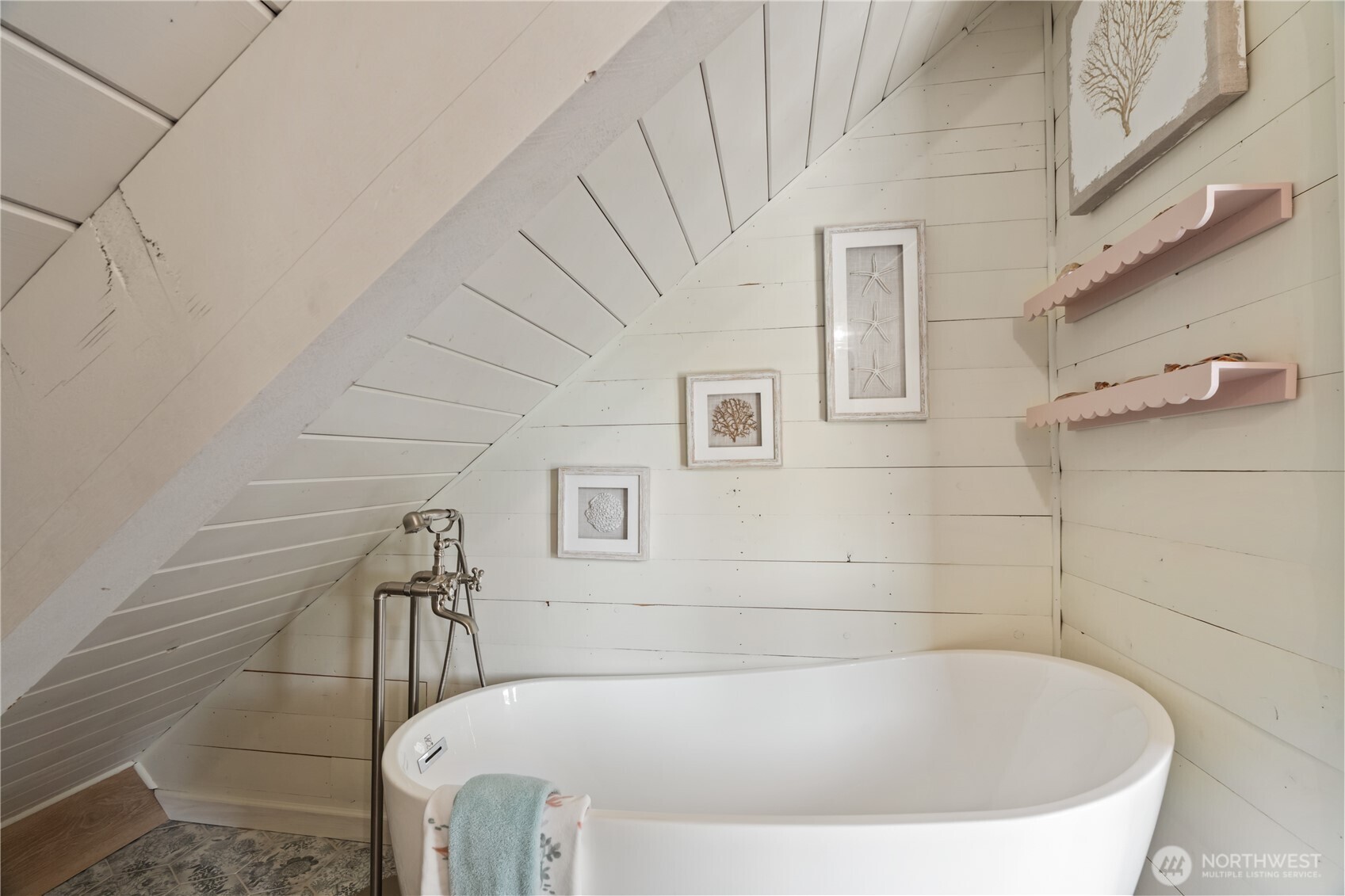 195 Ocean Shores Boulevard SW, Ocean Shores, WA 98569