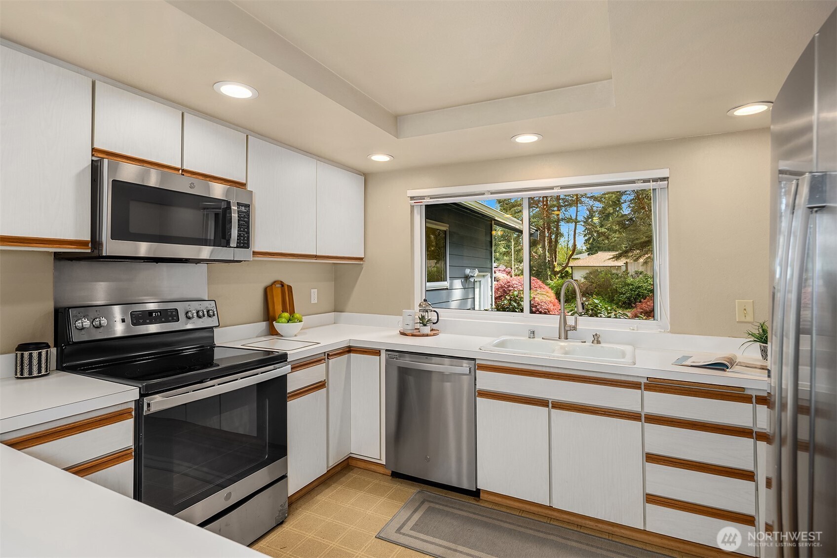 14714 NE 10th Street , Bellevue, WA 98007