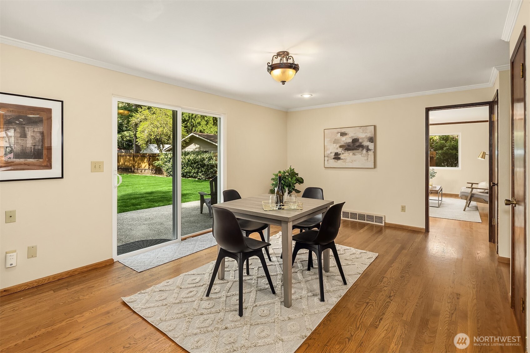 14714 NE 10th Street , Bellevue, WA 98007