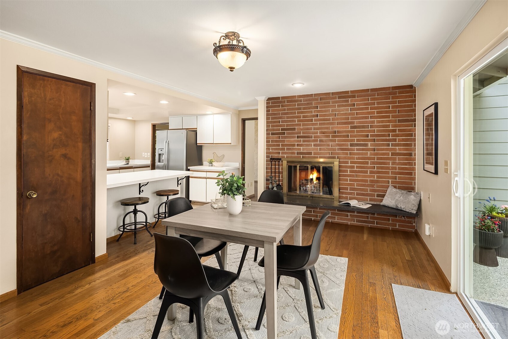 14714 NE 10th Street , Bellevue, WA 98007