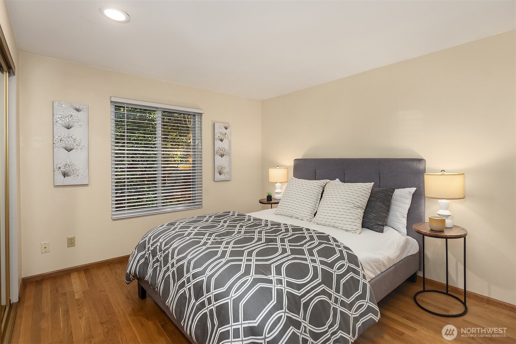 14714 NE 10th Street , Bellevue, WA 98007