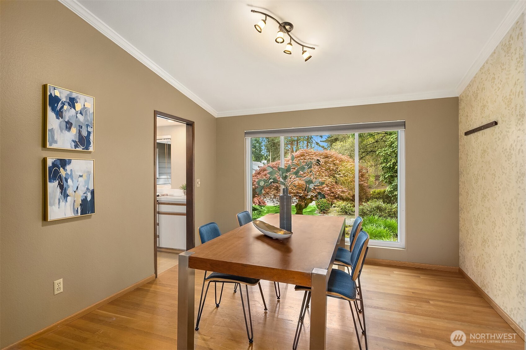 14714 NE 10th Street , Bellevue, WA 98007