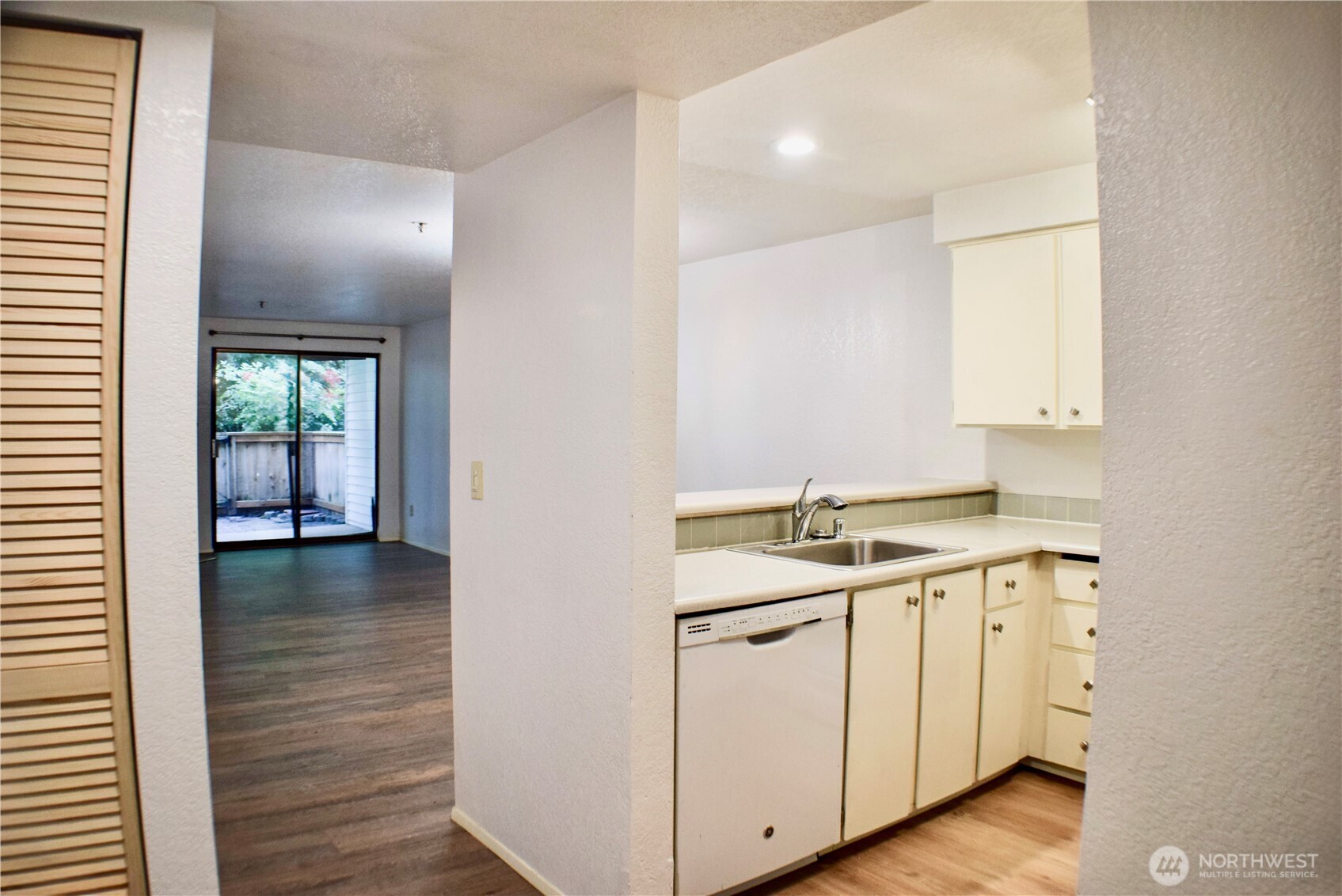 25120 98th Place S #A105, Kent, WA 98030