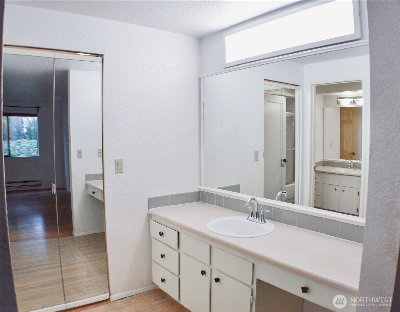 25120 98th Place S #A105, Kent, WA 98030