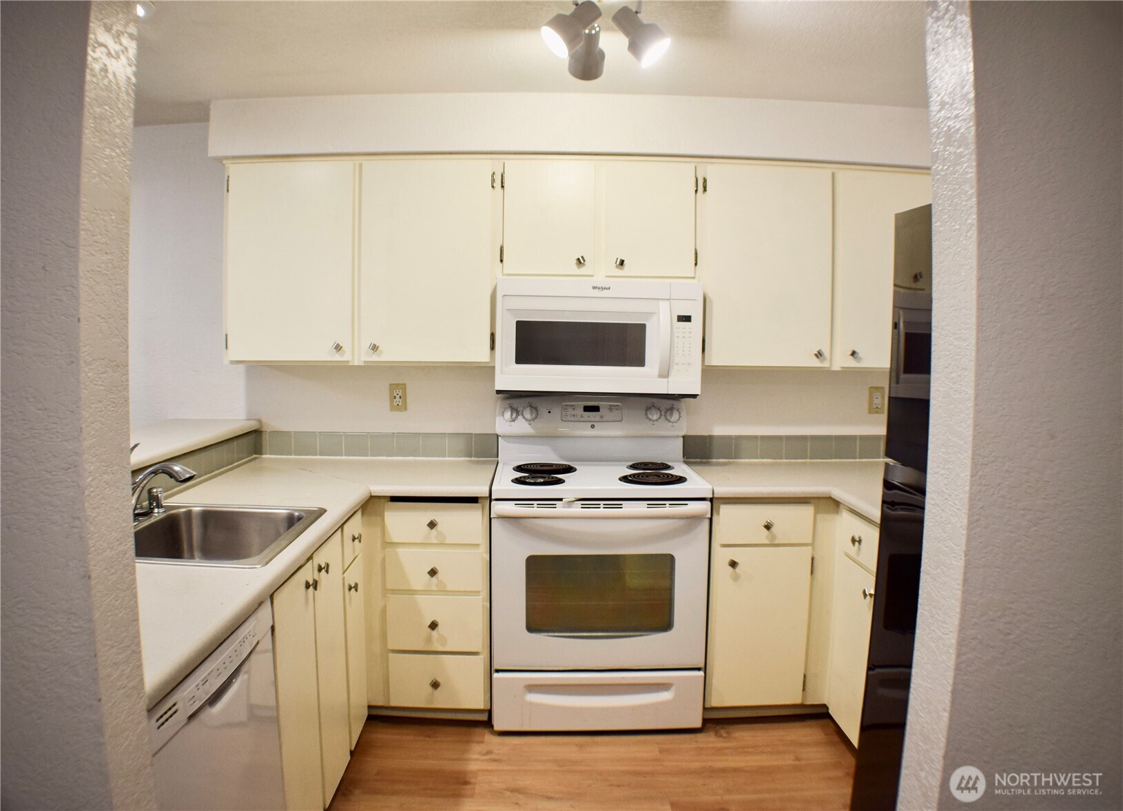 25120 98th Place S #A105, Kent, WA 98030